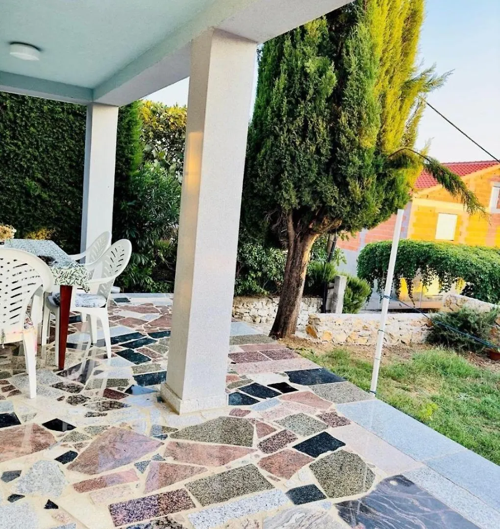 Apartments Mattisa - 150M From Sea Kruševo